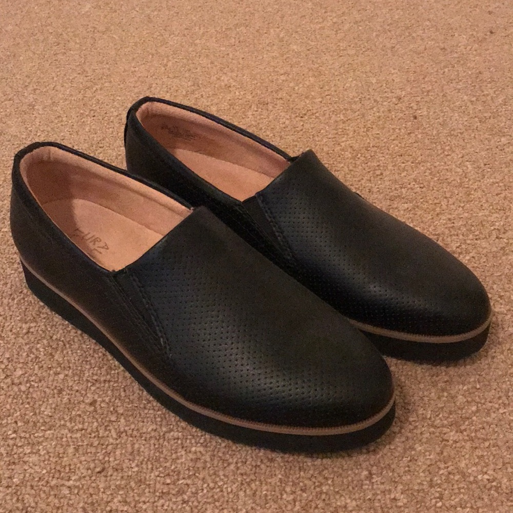 Naturalizer Black Loafers new never worn